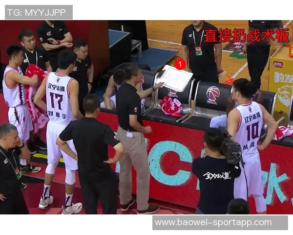 尼斯球员与球迷发生激烈冲突体育总监莫里斯遭殴打事件回顾