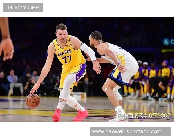 里夫斯谈与詹姆斯东契奇共打球的责任感与自我期许