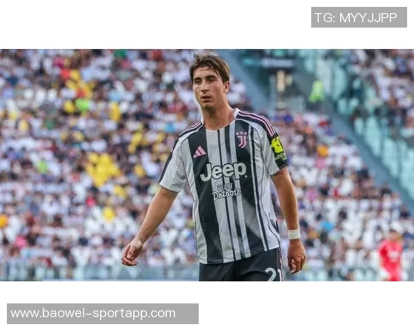 斯基拉透露因西涅愿加盟拉齐奥年薪120万欧合同至2027年